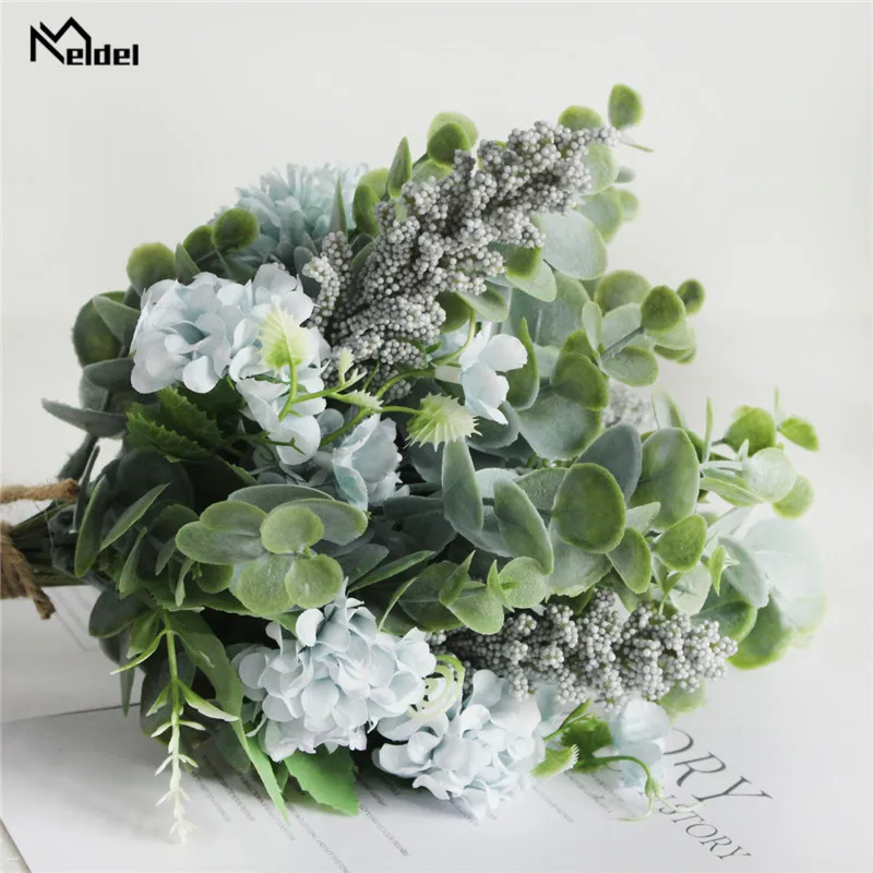 Mixed Silk Lucky Ball Chinese Carbapple Bride Holding Flowers Artificial Pompon Green Eucylaptus Wedding Bridal Bouquet Flowers