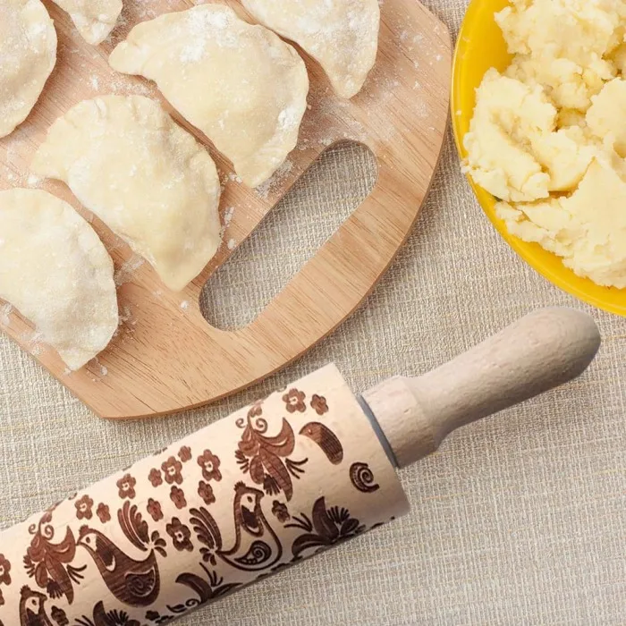 HOT 1 Pcs Wooden Rolling Pin Embossing Baking Christmas Elk Cookies Noodle Biscuit Fondant TI99