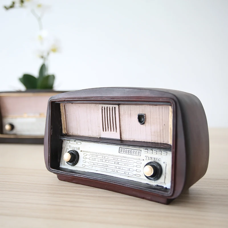 

Europe style Resin Radio Model Retro Nostalgic Ornaments Vintage Radio Craft Bar Home Decor Accessories Gift Antique Imitation
