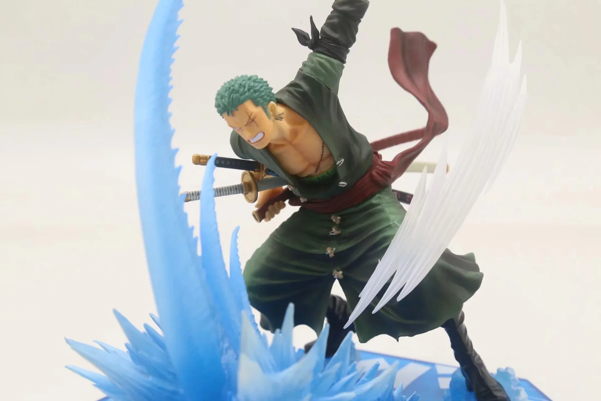 

ZERO One Piece Sauron Ultra-Fighting Modeling Scene Model Boxed Garage Kit