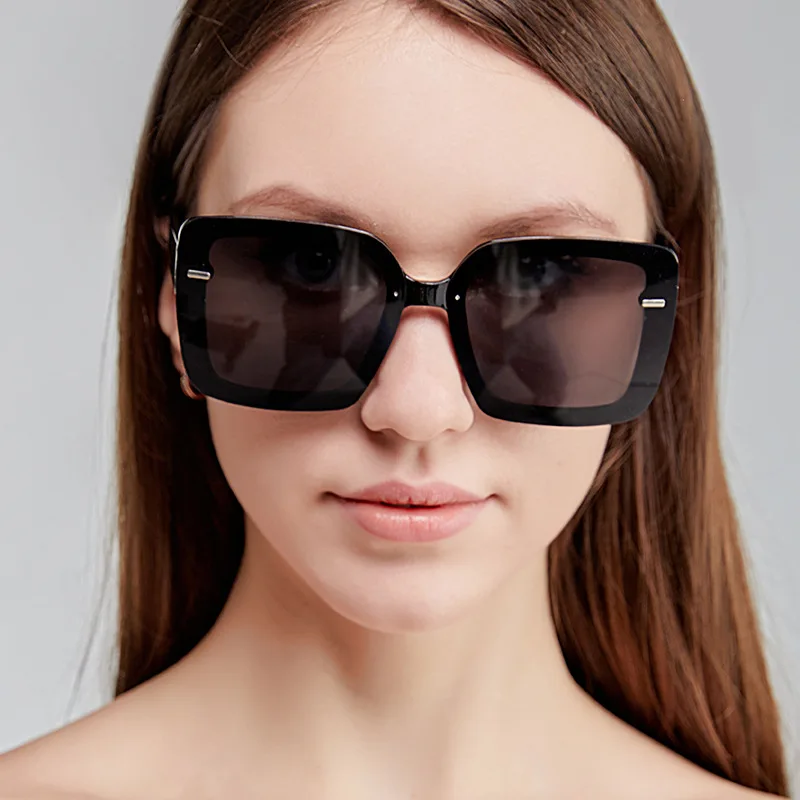 Big frame square rice nail sunglasses new European and American ins street style sunglasses women 2021 fashion trend sunglasses designer sunglasses for women