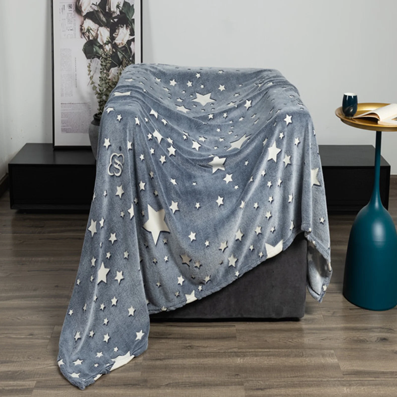Christmas Gift Magic Blanket children luminous glow fluorescent corals top cloth flannel Blanke Glow Blanket New