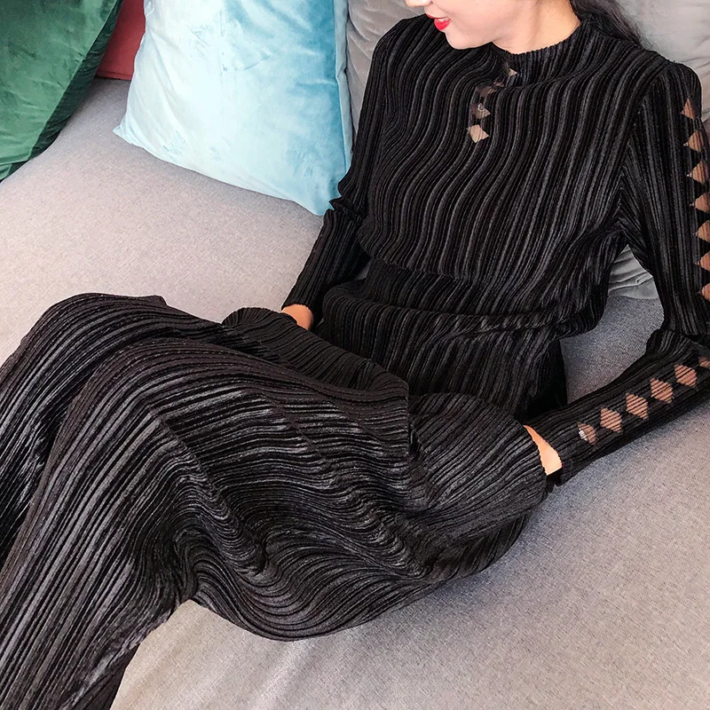 

Miyake Pleated Velvet Two Piece Set Women Fashion Solid Suits Pullover O-Neck Hollow Out Tops Elastic Waist Turnip Pants Autumn