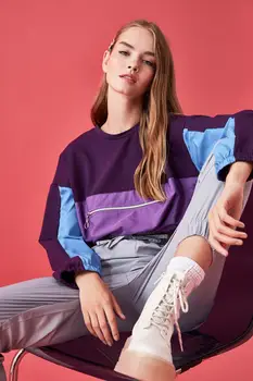 Trendyol With Color Block Crop Knitted Sweatshirt TWOSS20SW0168 1