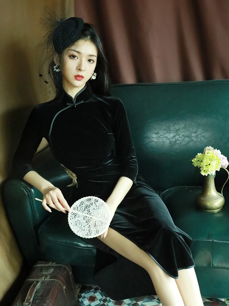 

Black Long Qipao Oriental Dress Velvet Retro Sexy Cheongsam Chinese Traditional High End Customization Banquet Evening Dress