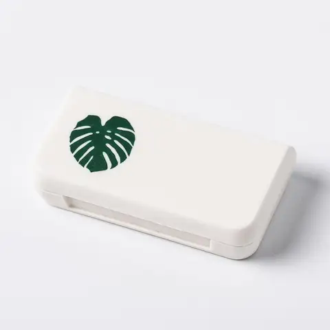 Cute First Aid Pill Box Travel Tablet Cactus Leaf Pill Case Dispenser Medicine Boxes Dispensing Medicine Kit Organizer Case