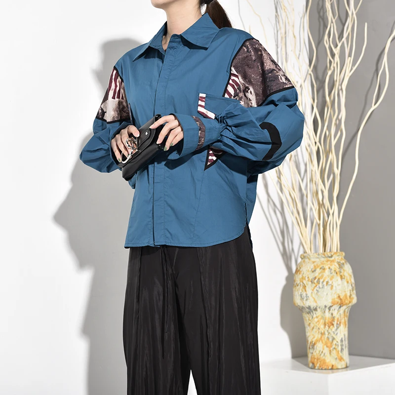 [EAM] новая весенне-осенняя Свободная рубашка с отворотом и рукавами фонариком синего цвета с рисунком большого размера Женская блузка модная JL7550