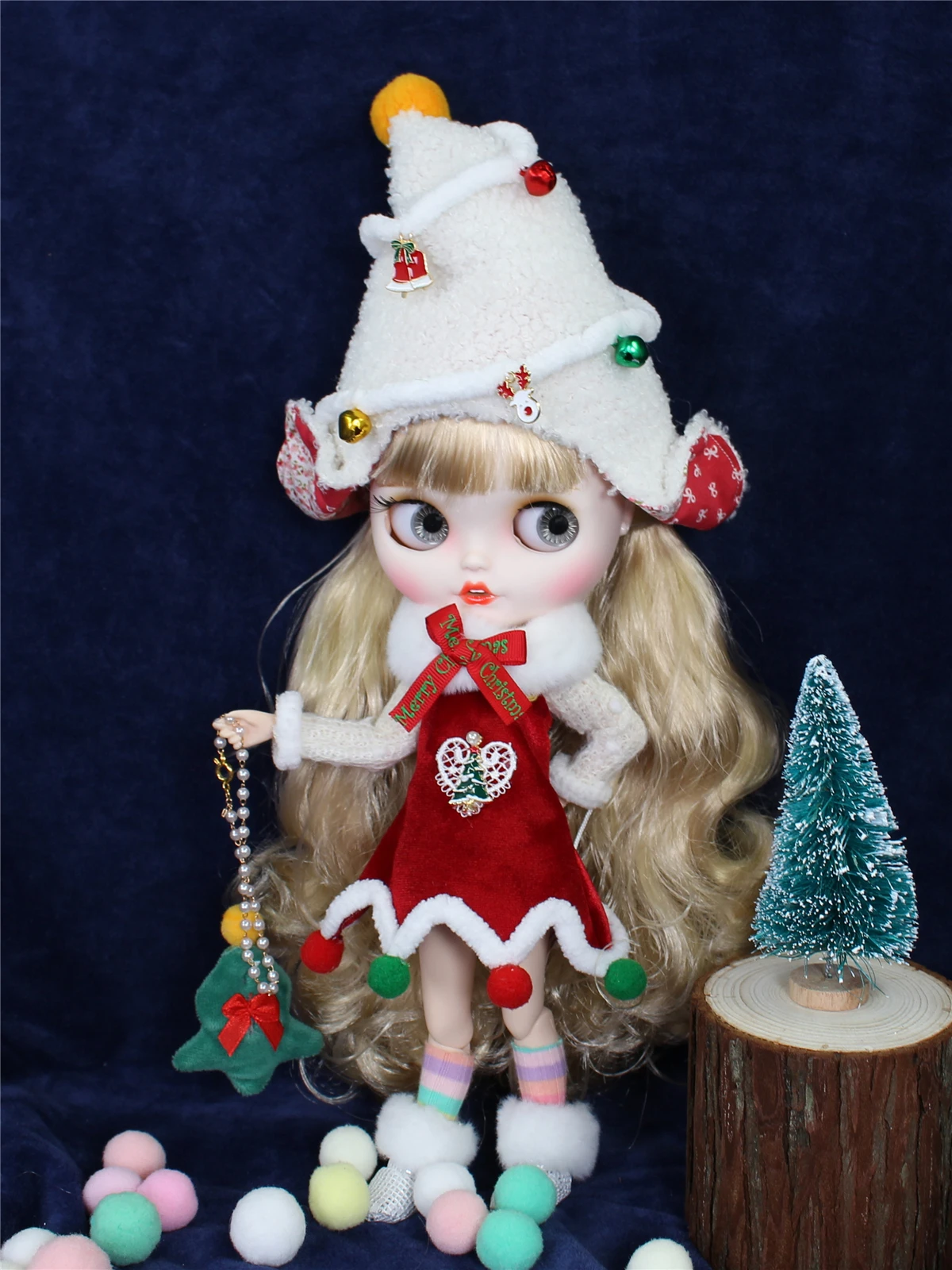 Neo Blythe Doll Christmas Dress With Hat & Socks 5
