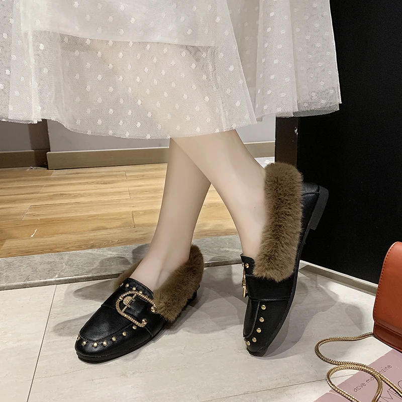 Брендовая дизайнерская женская зимняя обувь на плоской подошве; женские слипоны с искусственным мехом; теплые кожаные лоферы; мокасины; обувь на плоской подошве; P143