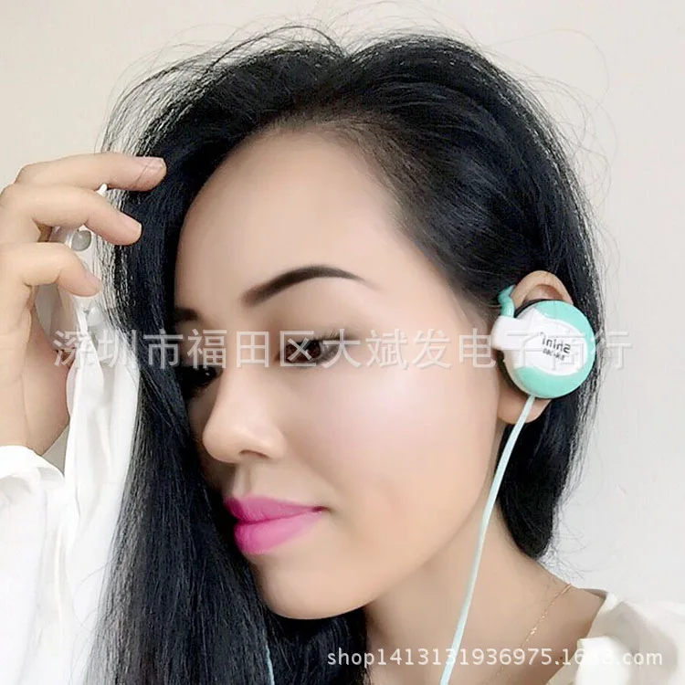 Wired In-ear Earphones Wholesale Universal MP3/MP4 Mobile Phone Computer Sports Ear Hook Wiring Earplug Hot Selling