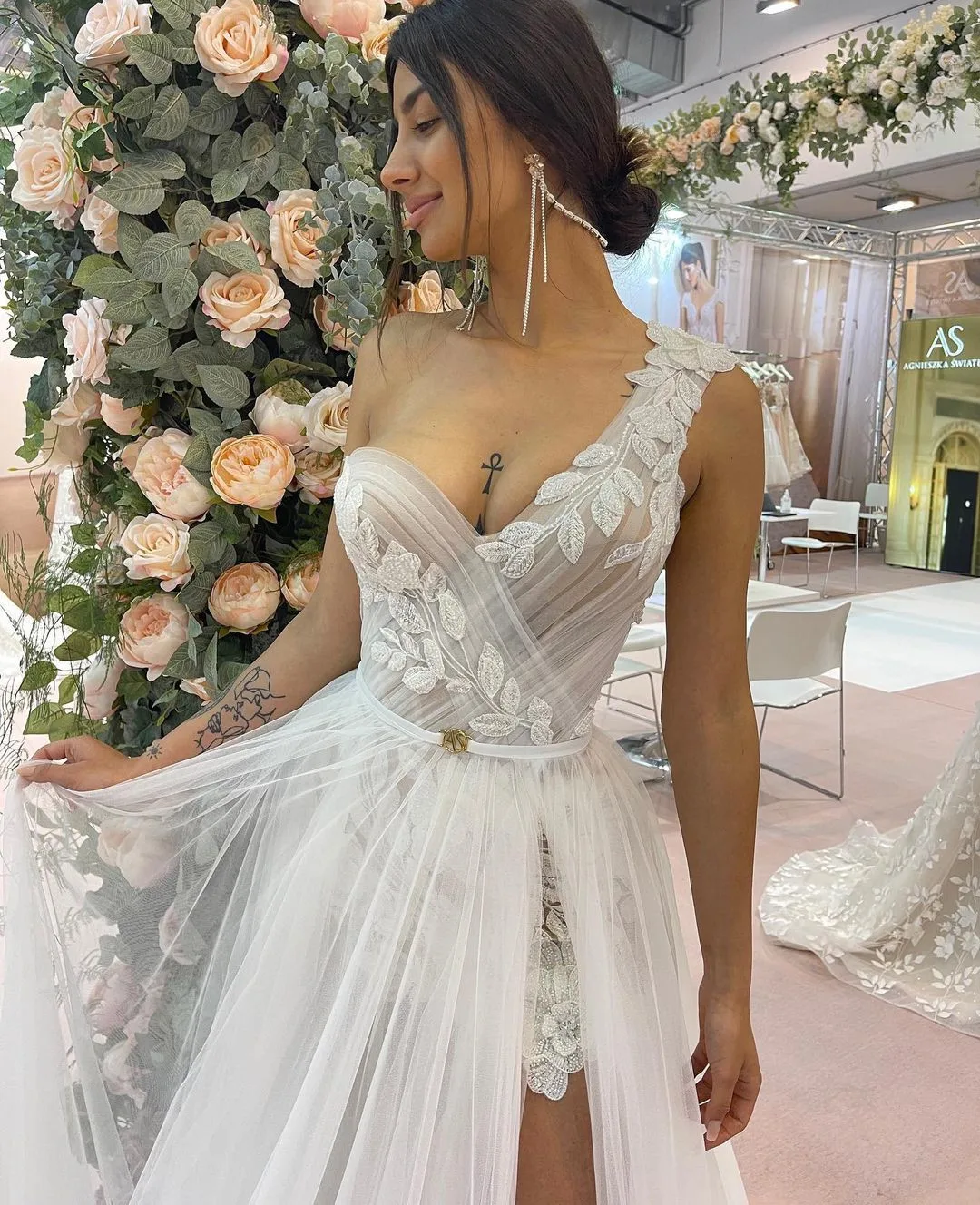 wedding dress for women One Shoulder Lace Boho Wedding Dresses Pleated 2 Pieces Overskirt Tulle Bridal Gowns Princess Custom Made vestido de novia 2022 sexy wedding dresses