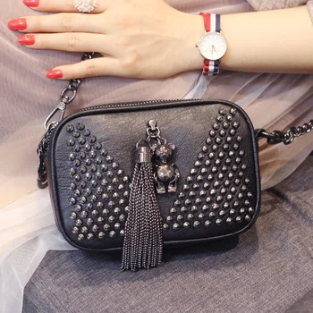 

Small square bag female 2019 new mini fashion simple wild chain bag rivet tassel soft leather shoulder Messenger bag
