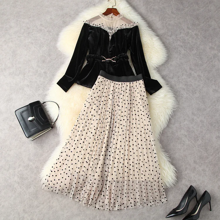 

European and American women's clothing winter 2022 new Long sleeve belt velvet hoodie Pleated heart mesh skirt Fashion suits