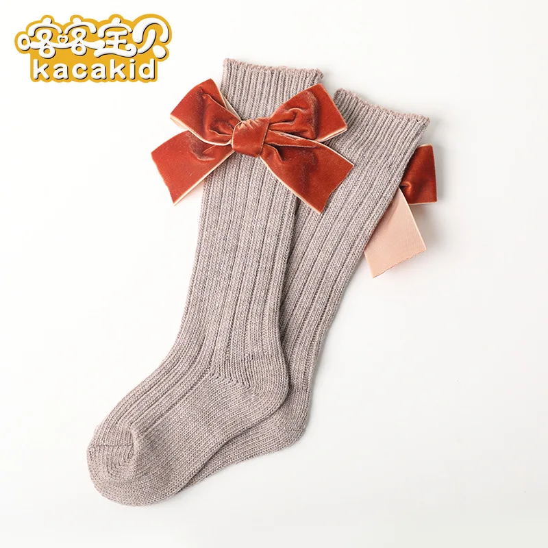 Kacakid/зимние вязаные носки для маленьких девочек милые кружевные гольфы для девочек детские длинные носки теплые хлопковые бархатные чулки принцессы с бантом - Цвет: Коричневый