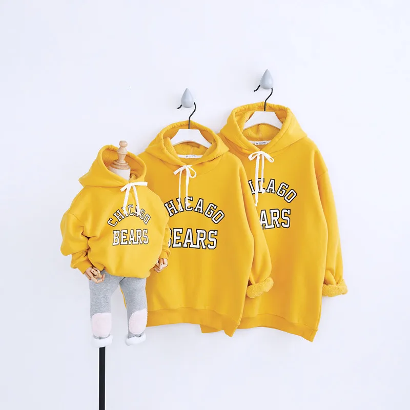 

Father Son Baby Girl Clothes 2019 Spring Winter Long Sleeve Shirts Mommy and Me Clothes Mom Son Sweater Family Matching Outfits