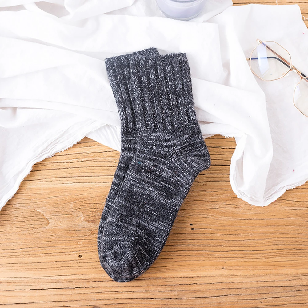 1 пара, тянущиеся, теплые, плотные, приятные на ощупь, эргономичные, мягкие, женские носки, случайный цвет, одноцветные, средней длины, повседневные, осень, зима, на каждый день