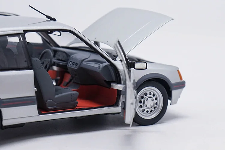 1:18 1991 PEUGEOT 205 GTI литая под давлением Модель автомобиля игрушки Металлическая Модель автомобиля оригинальная коробка