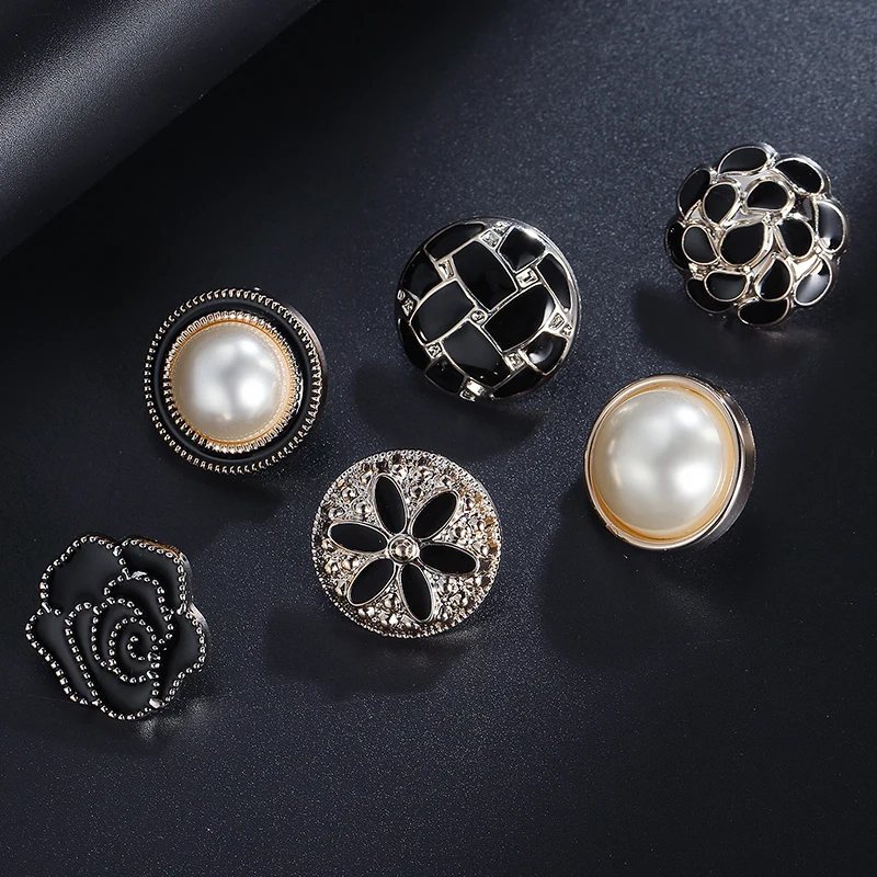 

CHIMERA Pearl Button Brooch Set 6Pcs Fashion Cute Rhinestone Crystal Flower Alloy Brooches Pin for Women Coat Clothes Accessoris