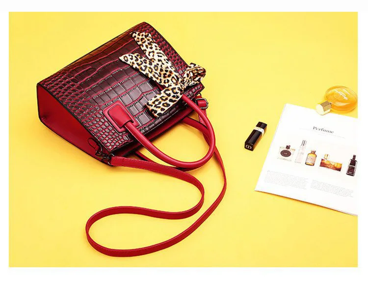 PU Leather Faux Crocodile Print Handbags Purse Fashion fashion crossbody bag for women 2019 Famous brand Brand Shoulder Bags Red (2)
