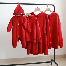 Ropa a juego para la familia, suéter con capucha, padre e hijo, bordado rojo, terciopelo grueso, novedad de 2021