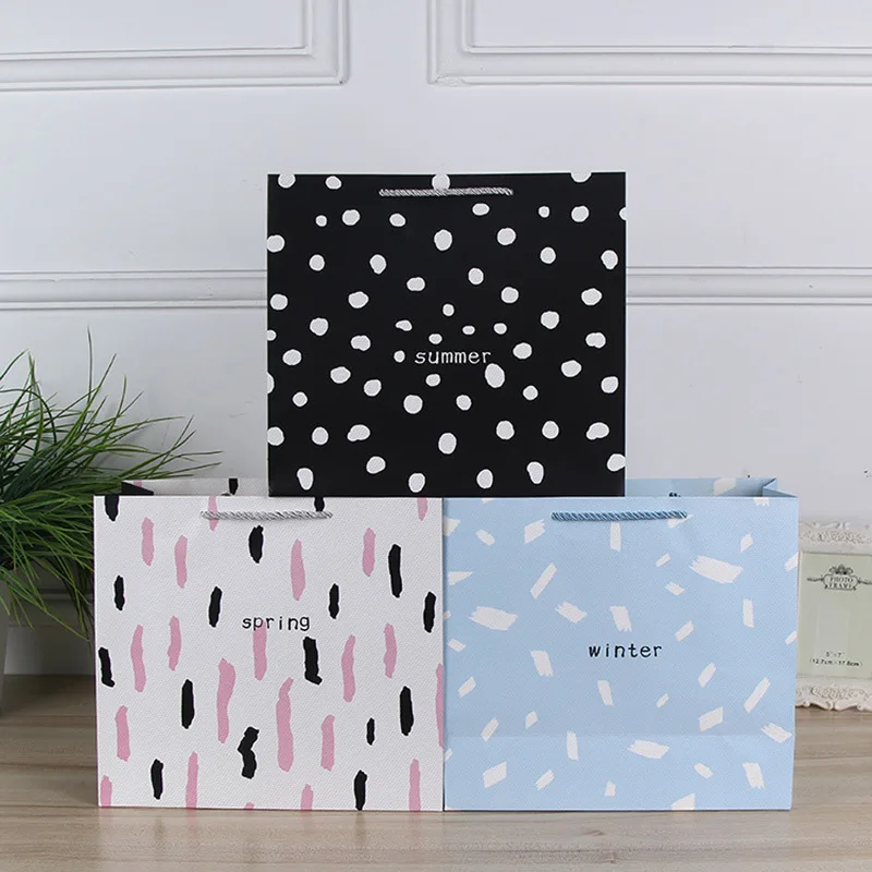 Стиль бумажный пакет с принтом креативная бумажная сумка точечная ткань сумка настраиваемая Подарочная сумка в настоящее время доступна напрямую от производителя Se