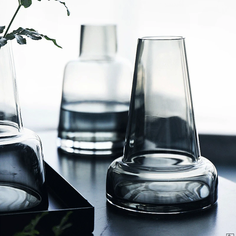 Скандинавская маленькая стеклянная ваза Настольный цветок композиция ремесла креативная домашняя ручная выдувная стеклянная бутылка для цветочных конических банок