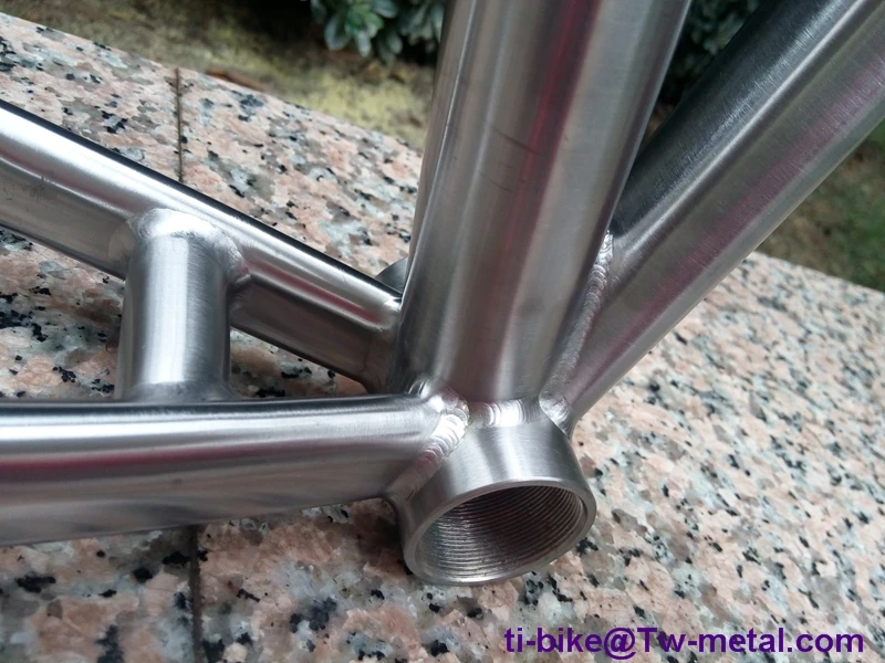 Clearance Custom titanium fold bike frame with the big wheel, China titanium bike frame, XACD road frame in Titanium 1