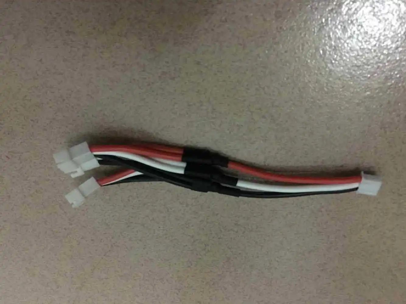 

Sima X8 Linda B2SE B3PRO B5W Universal 7.4V Battery Use of a Charge Three Charging Cable
