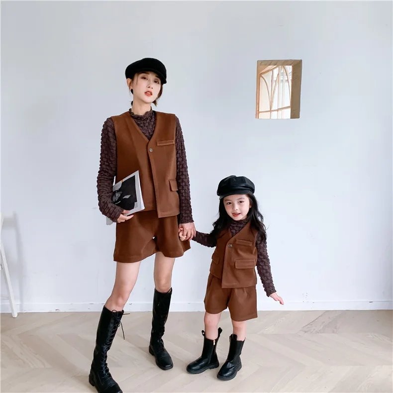 

Korean style winter sleeveless woolen vest+shorts suits set for girls boys and women parent-child clothing