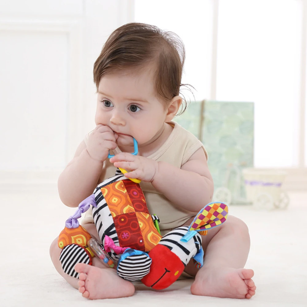 low cost  2020 new Cute Cartoon Animal Baby Crib Bed Stroller Hanging Ring Toy Squeaky Teether baby gifts