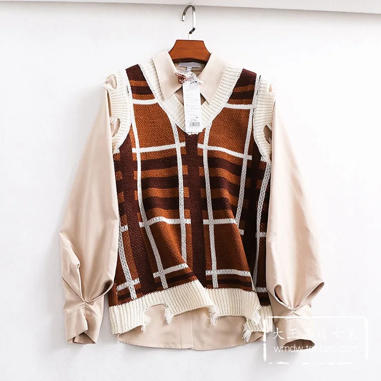 

A Generation of British Style Plaid Pattern Knitted Vest + Simple Solid Color Long-sleeved Shirt Two-Piece Women's Entity