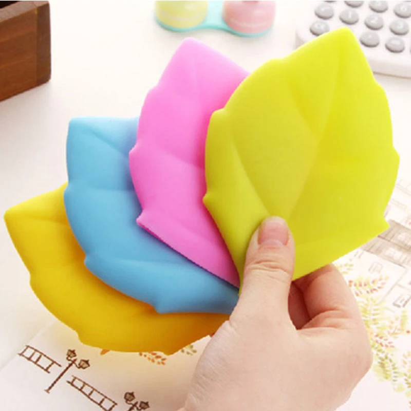 Traveling Maple Leaf Silicone Toothbrush Candy Color Portable Drinking Gargle Wash Camping Cup |