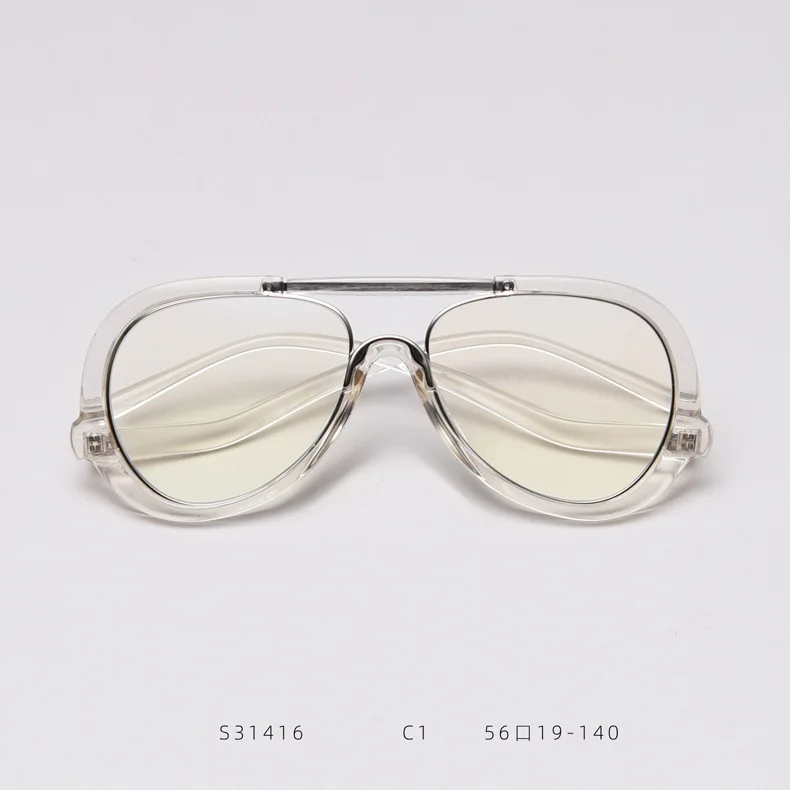 13751894072_1344152070