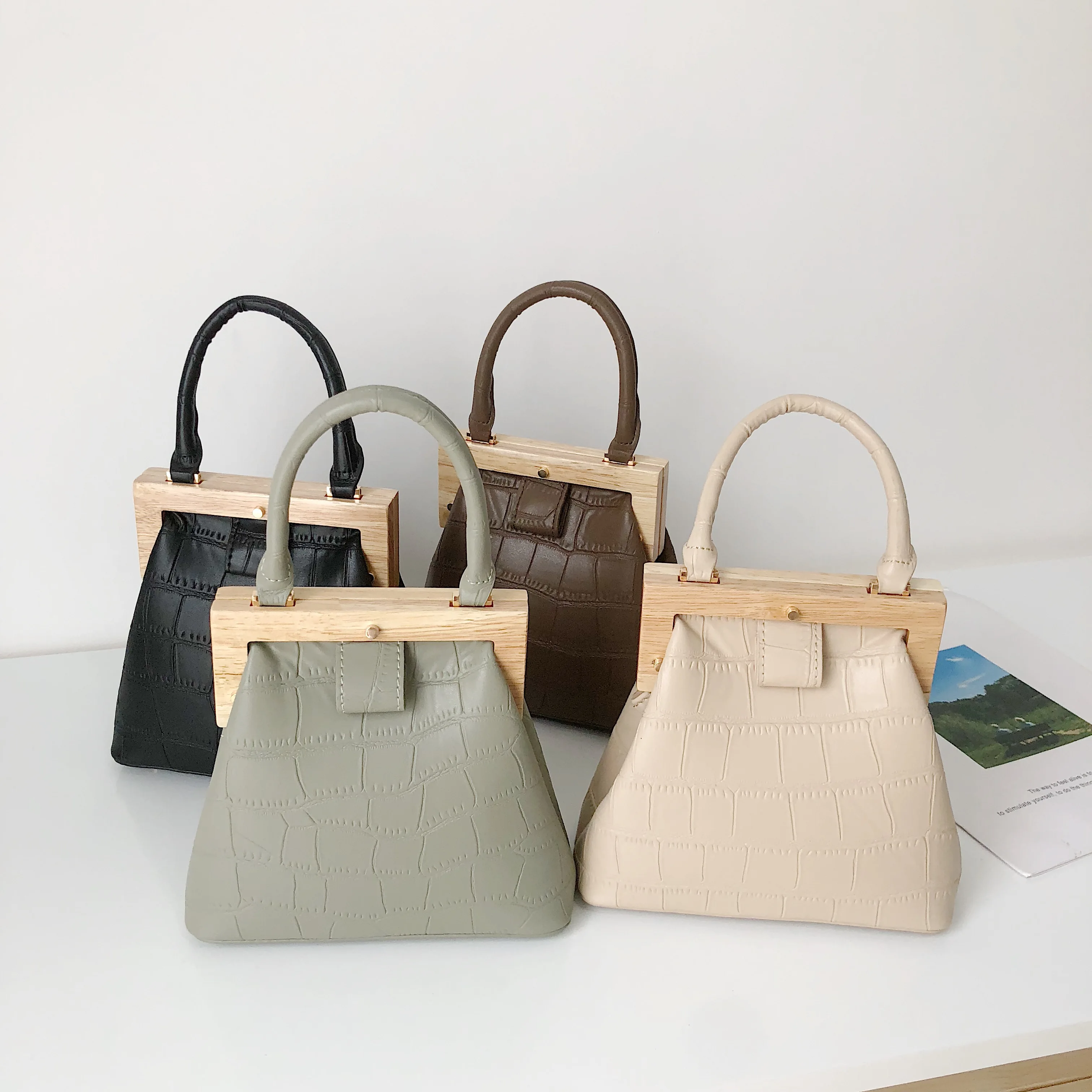 

vintage wooden clip women handbags designer shell shoulder bags luxury alligator pu leather crossbody bag lady small purses 2019