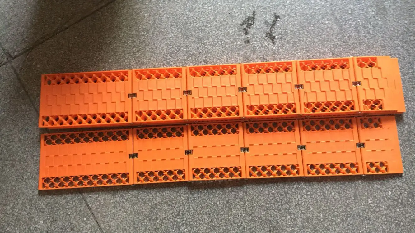 Manufacturers Wholesale a Large Amount Foldable Car Snowfield Rescue Board Car Portable Slip-proof Pad Tire Slip Mat