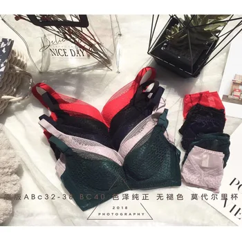 

High-end Retro Water Diffuse Corrugated Underwear Female No Steel Ring Thick Modal Lining Comfortable Gathering Adjustable Bra