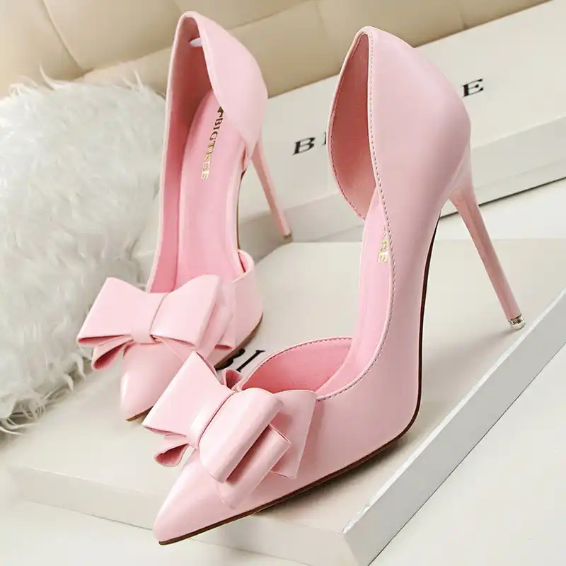 white shoes womens heels