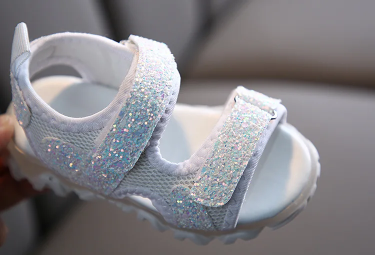 Kids Sandals Summer LED WIth Light Flash Sandals Beach Leather Sandals Children Water Shoes Anti-skid  Design for Children