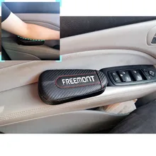 Для Fiat Freemont 1 шт., карбоновая кожа, авто подушка для ног, наколенник, Автомобильный Дверной рычаг, автомобильные аксессуары, защита для автомобиля