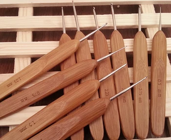 

Bamboo Handle Metal Crochet Hooks Needlecrafts Tool 10pcs in 1 Set UND Sale