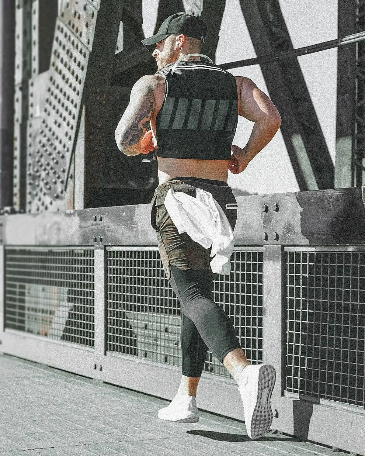 2020 New Sporting Pants Men Elastic Breathable Two Piece Running Training Pants Gyms Ankle-Length Pants Quick-drying Men Pants