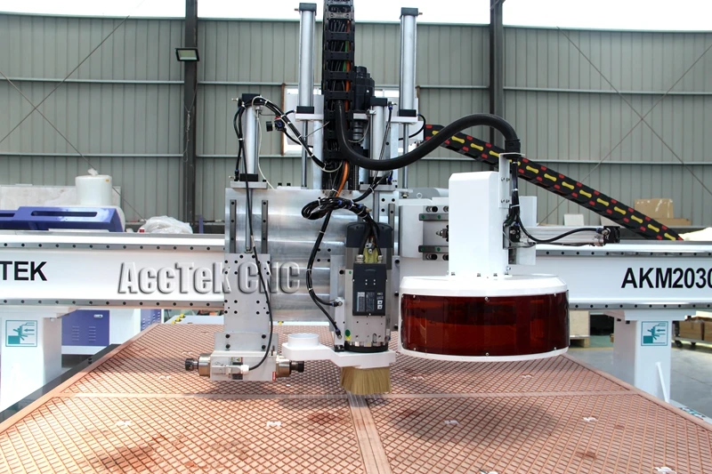 Высококачественный диск atc, Деревообработка cnc маршрутизатор 3D cnc гравировальный станок AKM2030D для шкафа
