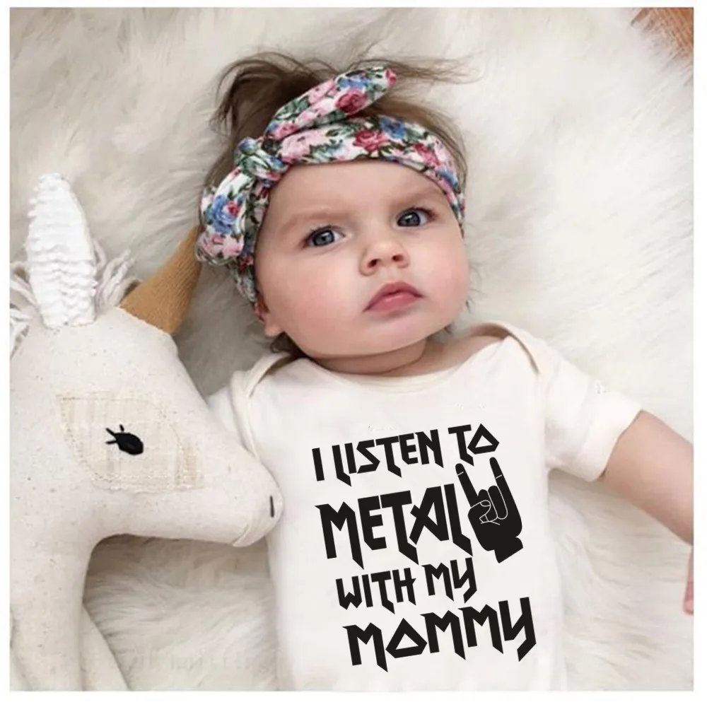 Детские боди из хлопка с надписью «I Listen to Metal with My Mommy and Daddy», мягкий Детский костюм, комбинезон с короткими рукавами для маленьких мальчиков и девочек