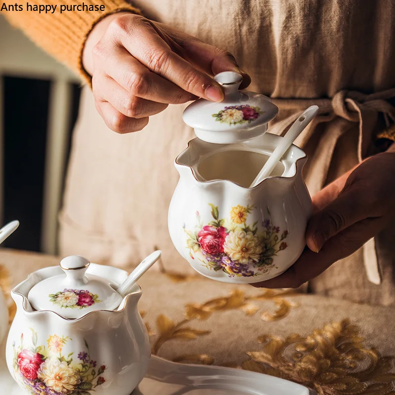 Керамическая кухонная банка для специй, комплект из трех предметов, европейский стиль, бытовая коробка для приправ, комбинированная ложка с крышкой, солевая сахарница