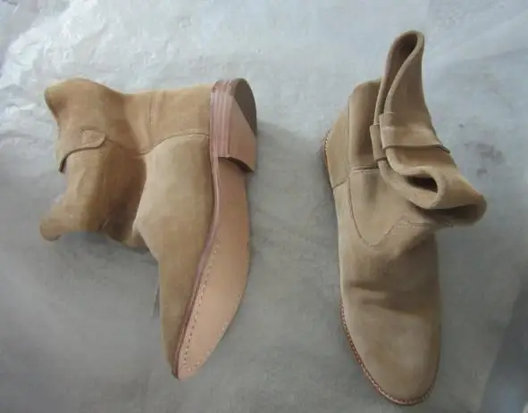 Женские байкерские ботинки из натуральной замши; Байкерская обувь из телячьей кожи; обувь на плоской подошве, визуально увеличивающая рост; ковбойские ботильоны со складками в стиле ретро