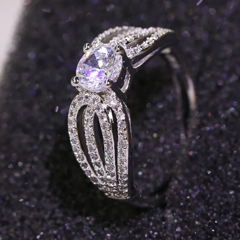 Кольцо женское из белого золота с фианитом 14 к | Украшения и аксессуары