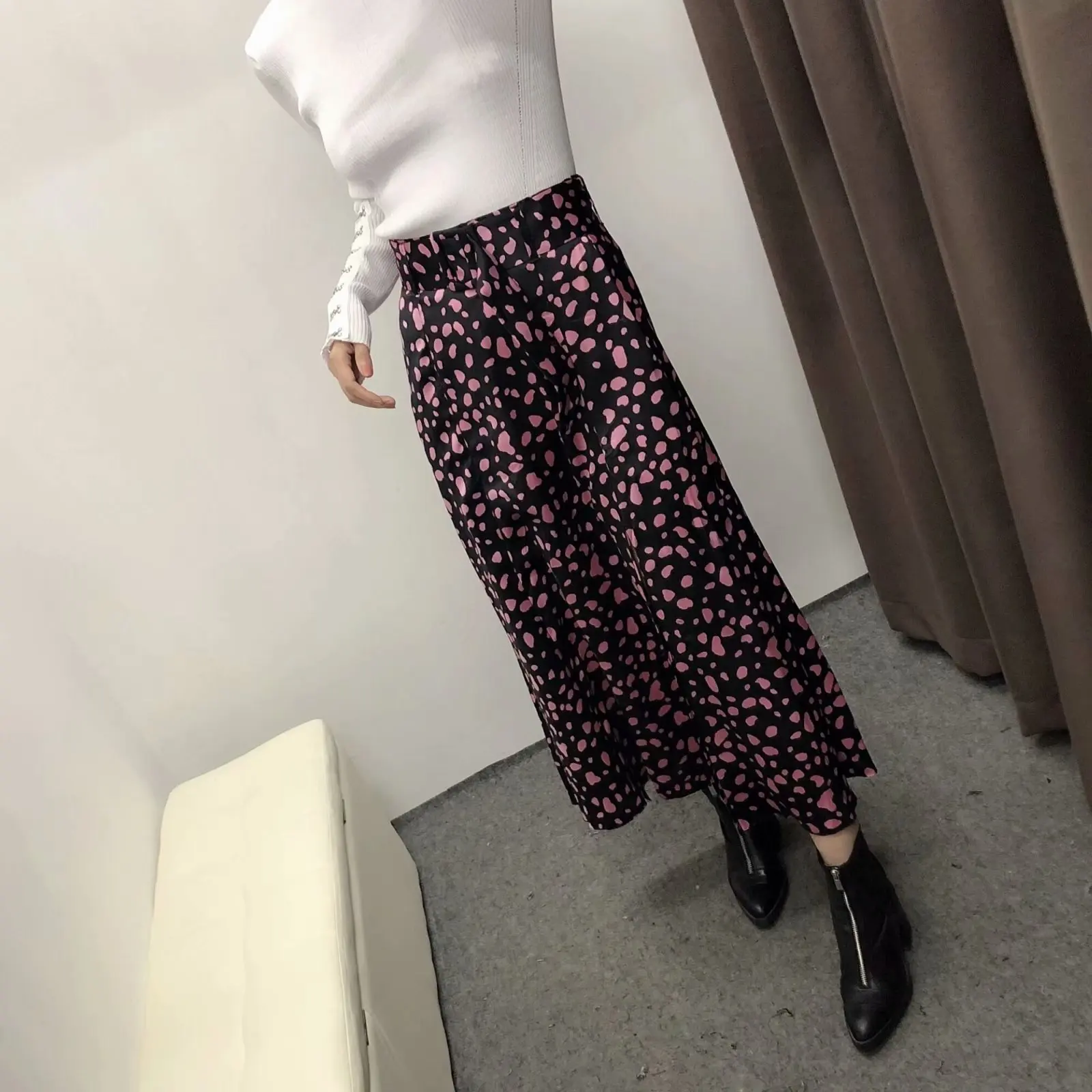 

WOMEN'S Dress 19 Autumn And Winter New Style Western Style High-waisted Black Background Pink Polkadot Printed Slit Hemline at H