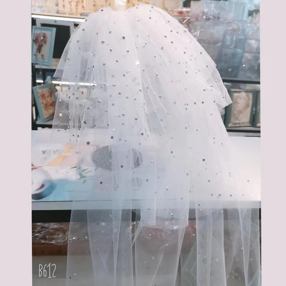 

Shining Four Layers Short Wedding Veil with Colorful Stones Bridal Veil Voile Mariage Wedding Accessories Ivory 80cm