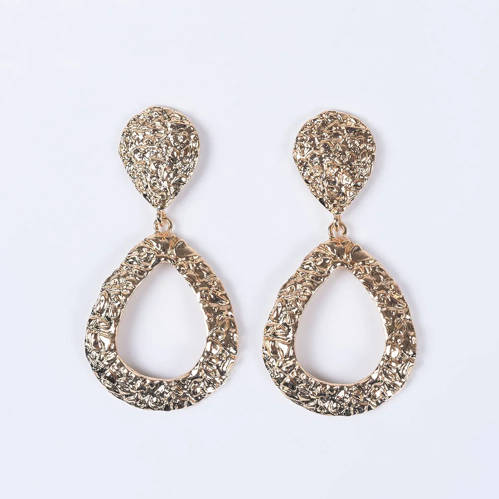 

New Fashion Korean Minimalist Twisted Irregular Curved Waterdrop Earrings Vintage Statement Gold Punk Earrings For Women
