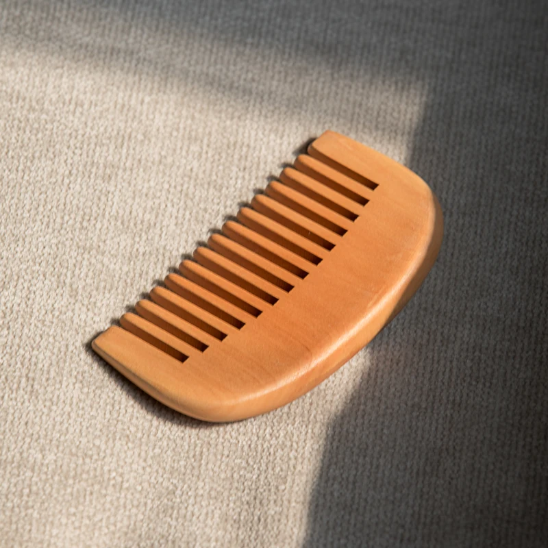 1pc Small Pocket  Wood Comb Natural Peach  Wood Comb for  Women Men Kids Travelling  Wood Healthy Massage Hair Care Tool 2